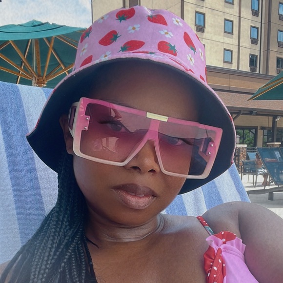 New Arrival Sunglasses “What a Time ”🕶️ - Picture 4 of 6